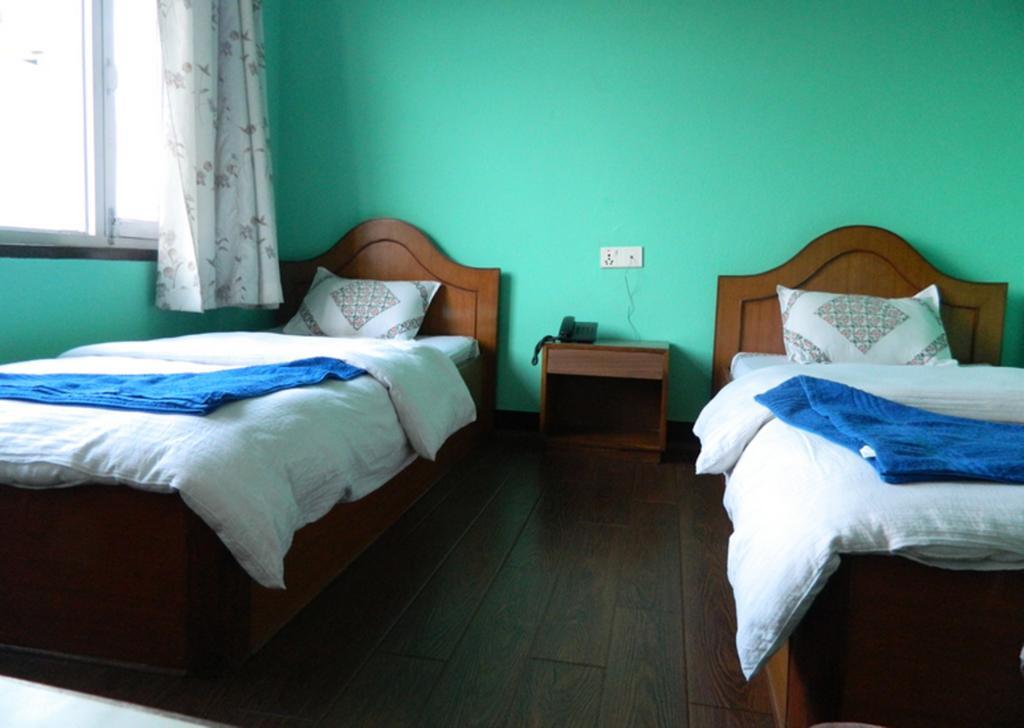 Mount Annapurna Guest House Катманду Екстер'єр фото