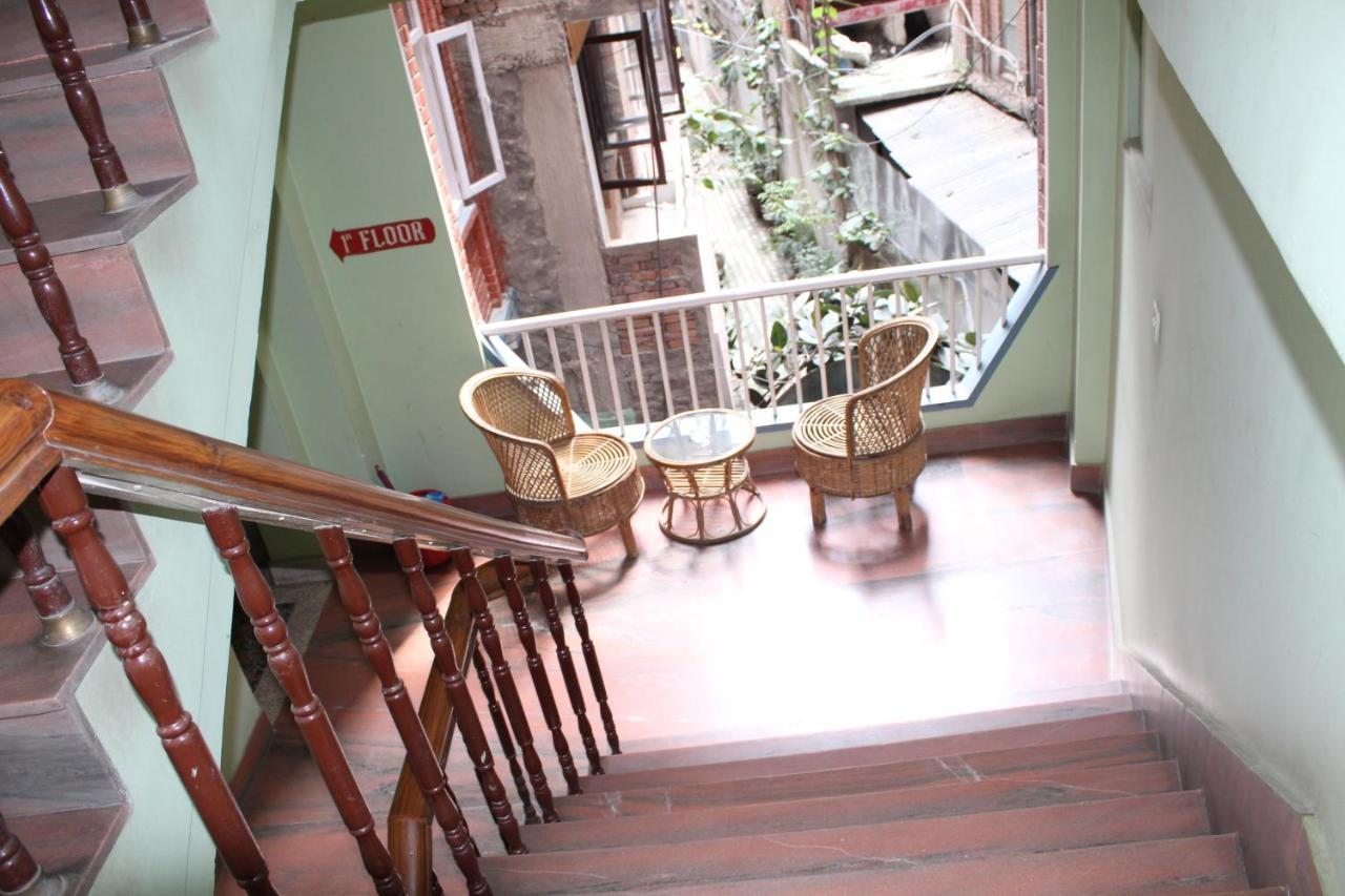 Mount Annapurna Guest House Катманду Екстер'єр фото
